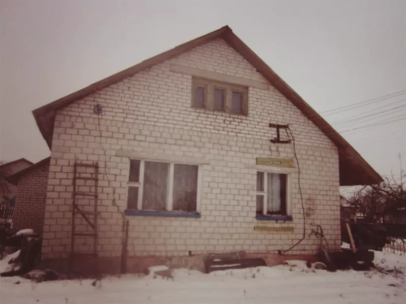 Кирпичный дом в городском поселке Стрешин , со всеми коммуникациями   2